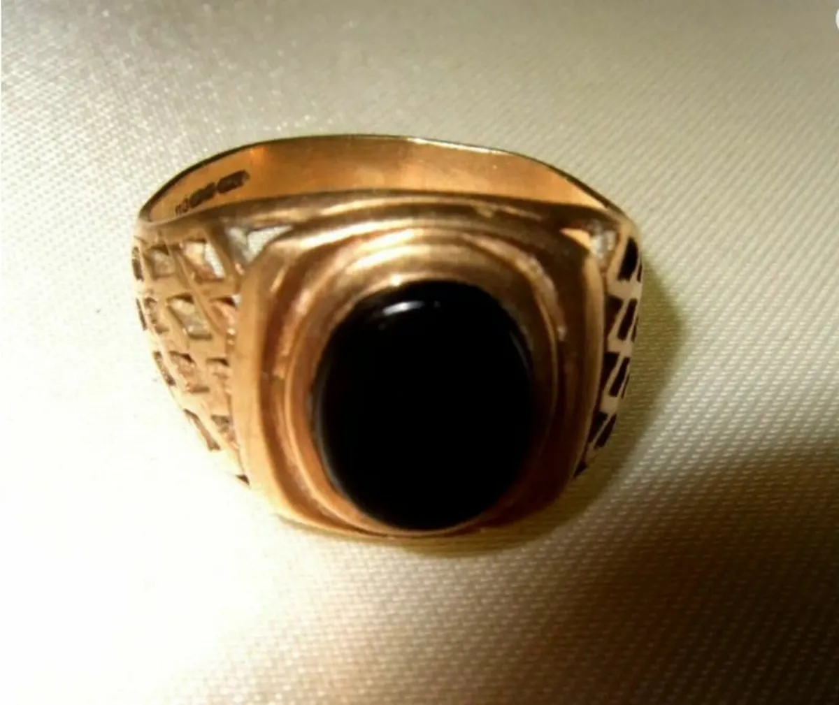 Vintage Gentlemans Signet Ring - Image 4