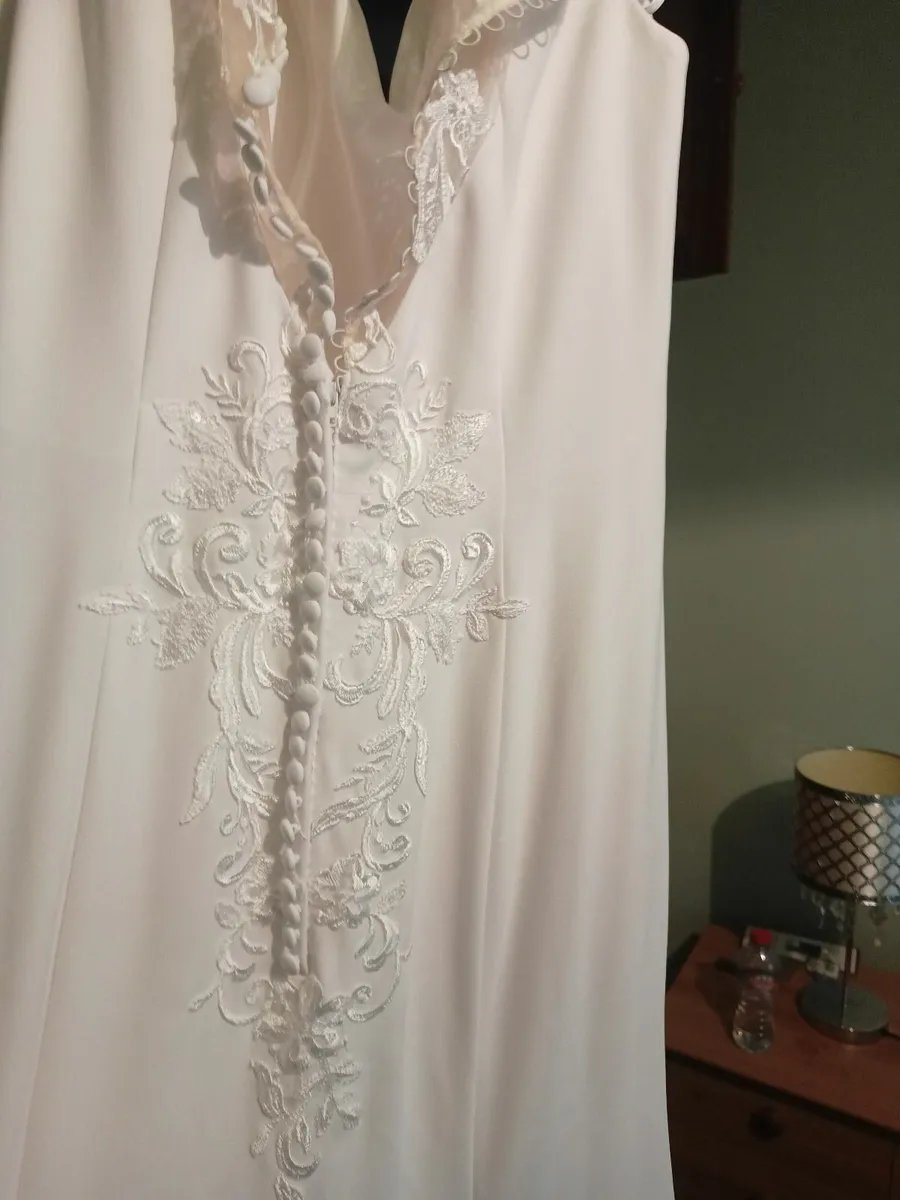Wedding dress - Image 4