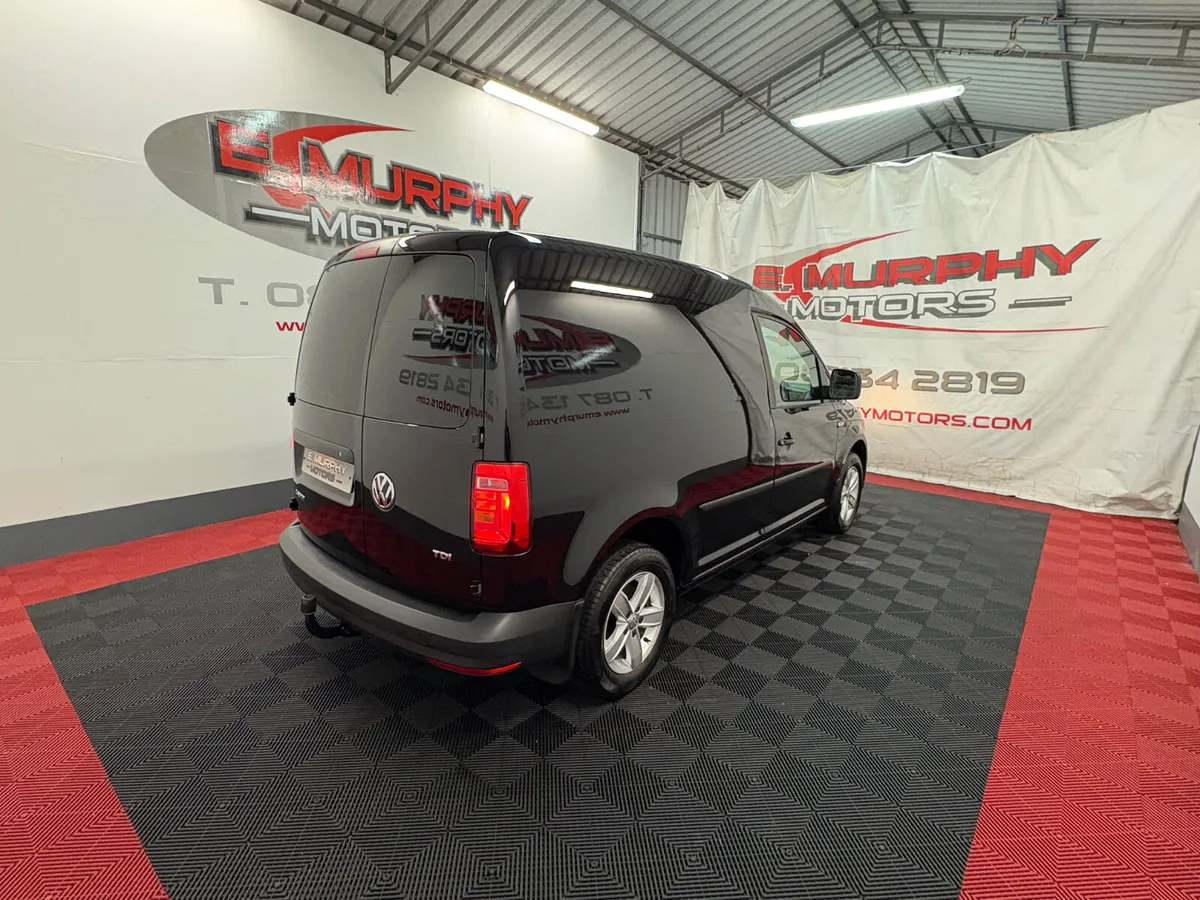 2017 VOLKSWAGEN CADDY 2.0 TDI LIKE NEW NO VAT - Image 4