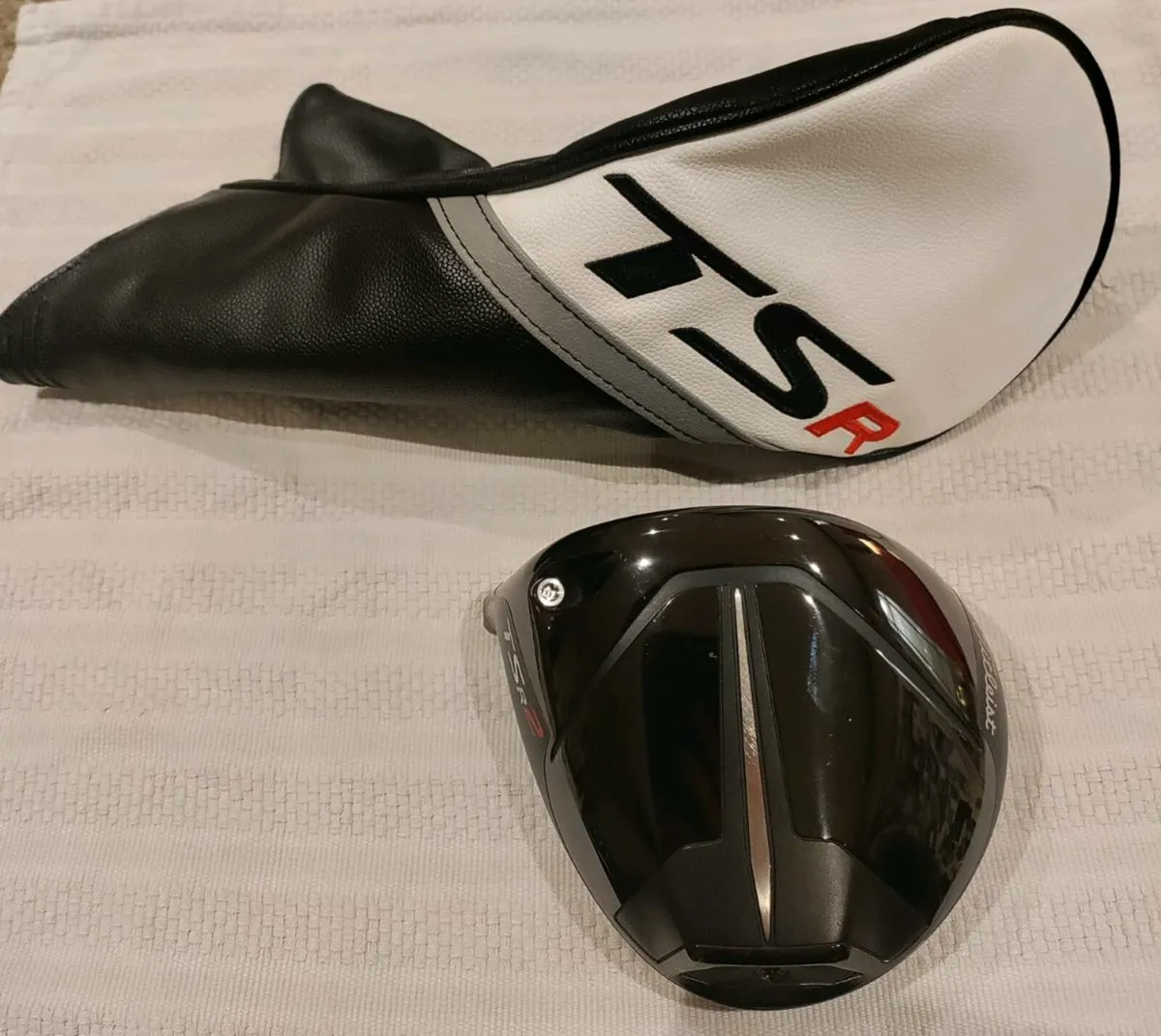 Titleist TSr2 LH Driver head and cover New - Image 2