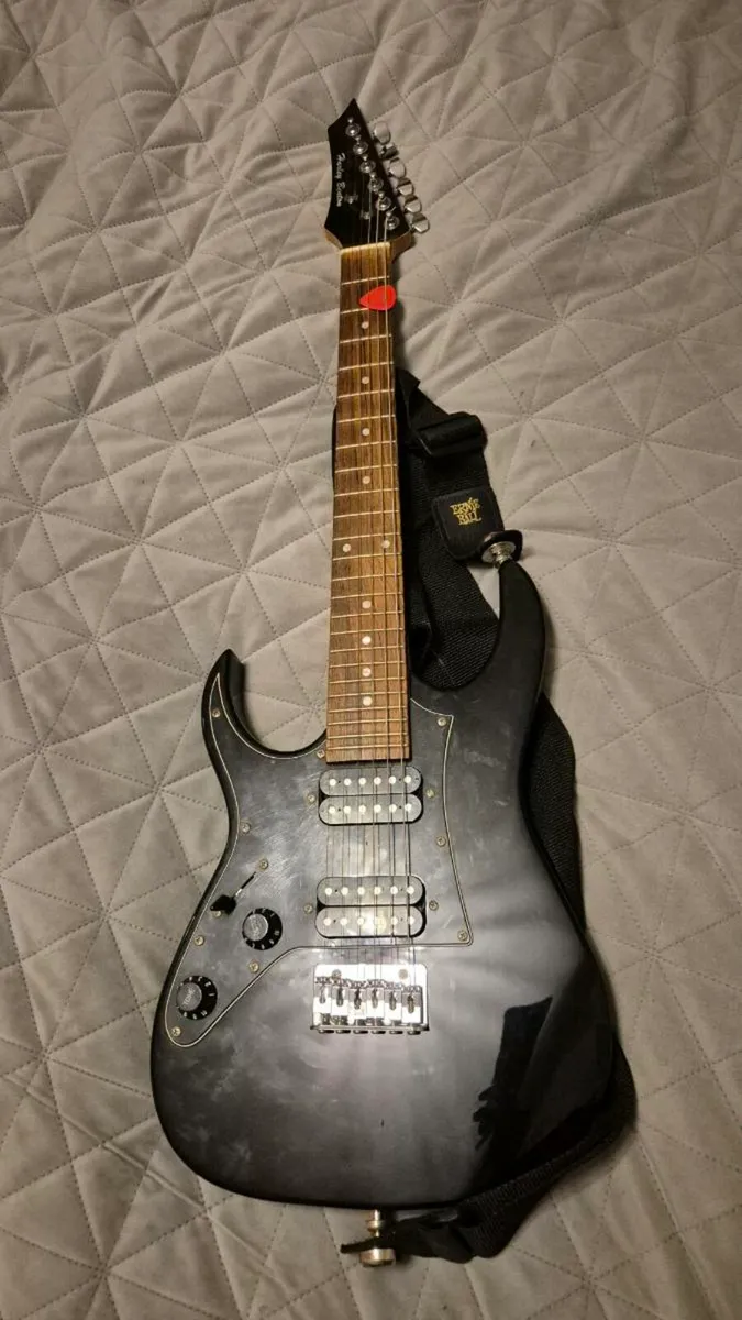 Left hand electric guitar 3/4 size - Image 1