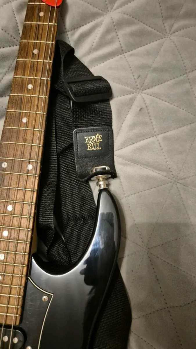 Left hand electric guitar 3/4 size - Image 3