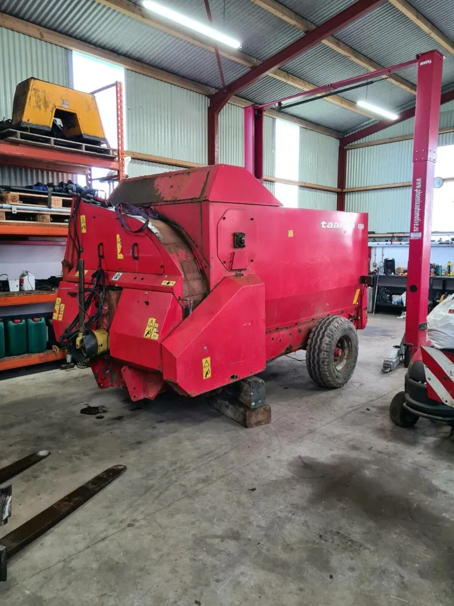 Straw chopper blower - Image 1