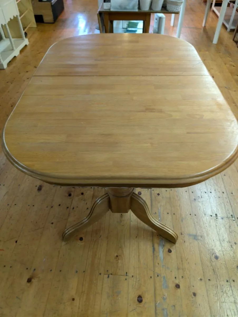 Dining room table - Image 1