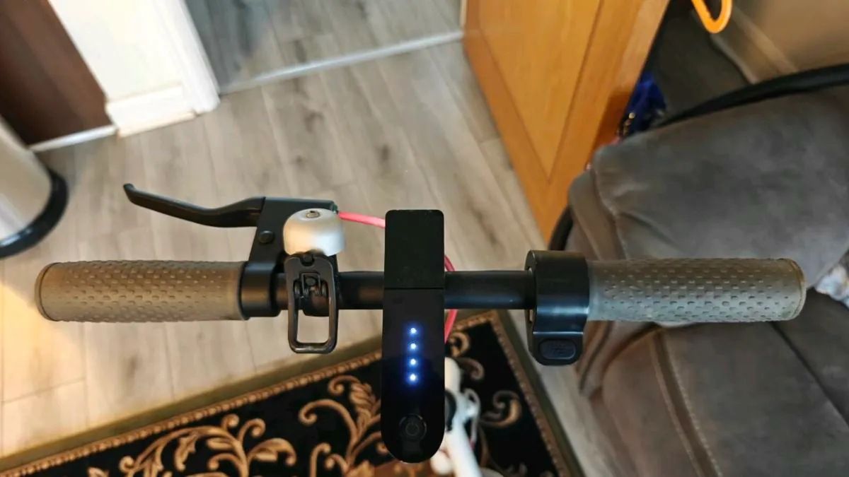 Xiaomi Mi M365 Electric Scooter - White - Image 3