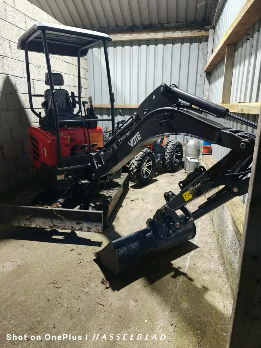 2ton digger - Image 1