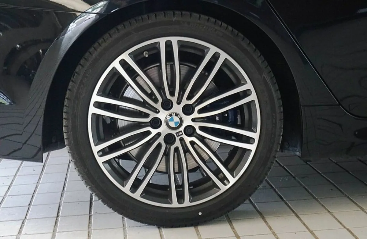 BMW 5-Series 2019 - MSport - Image 3