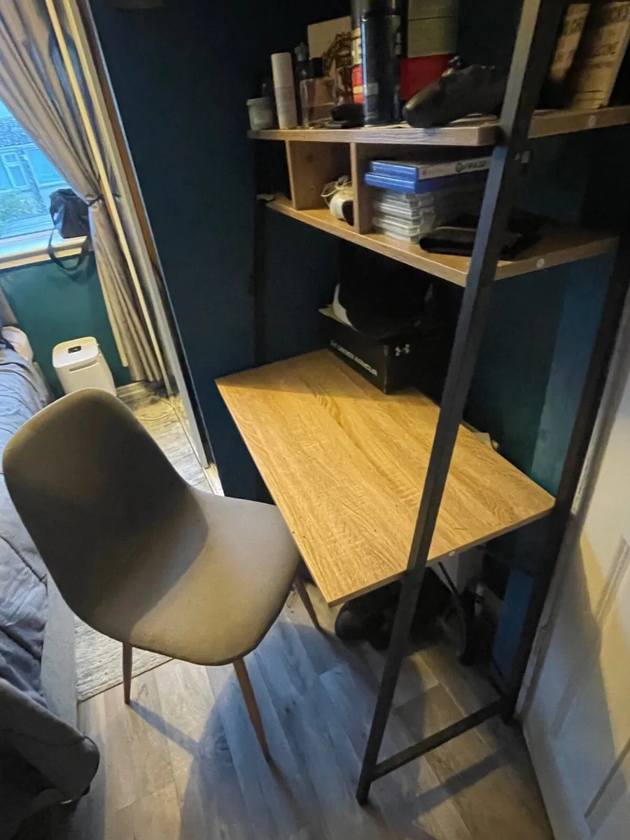 Desk and chair - Image 1