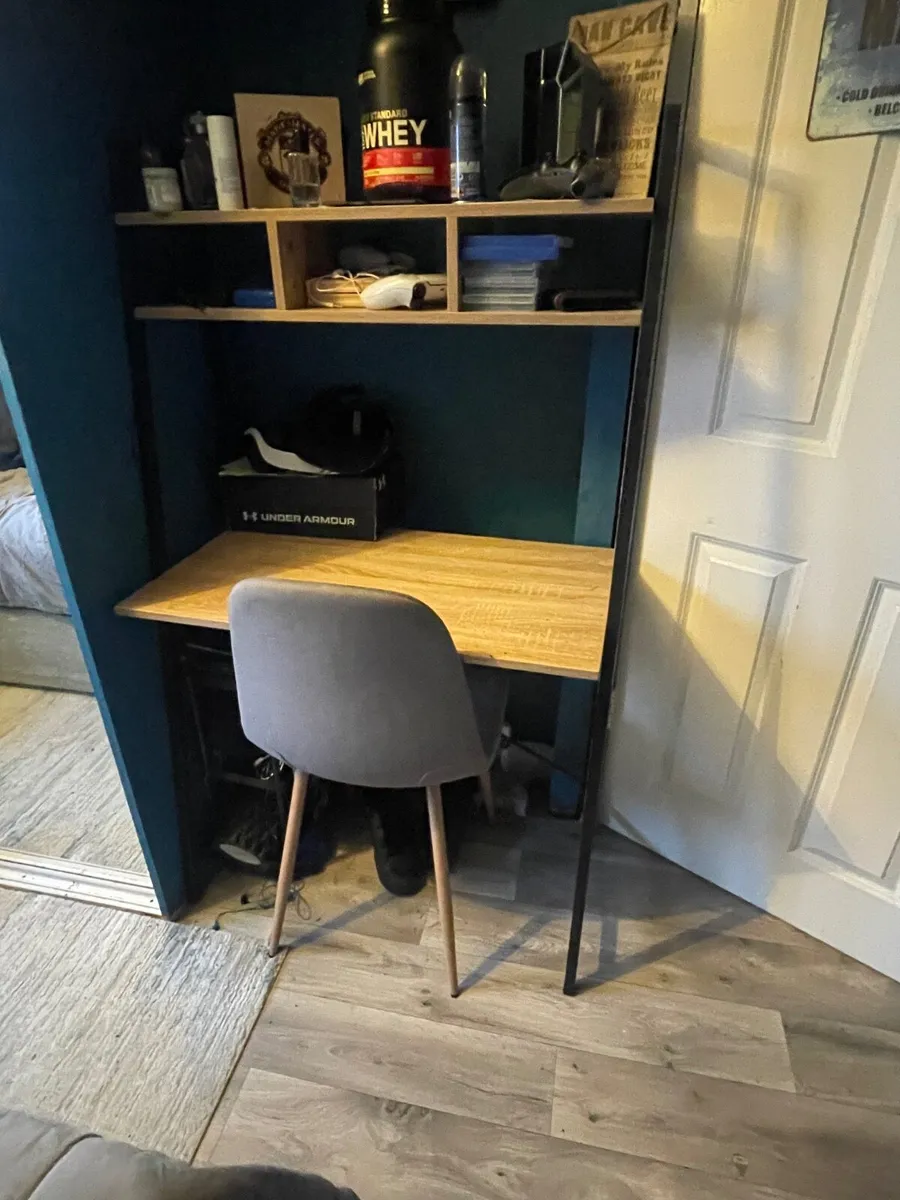 Desk and chair - Image 2