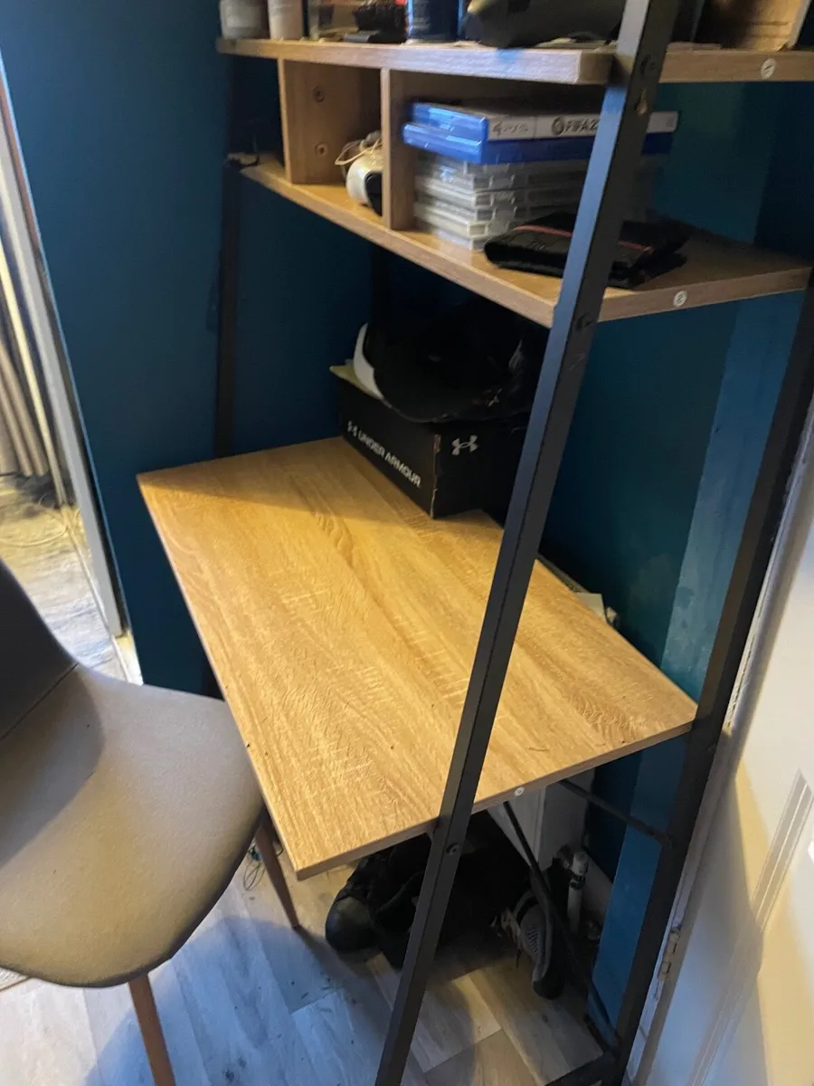 Desk and chair - Image 3