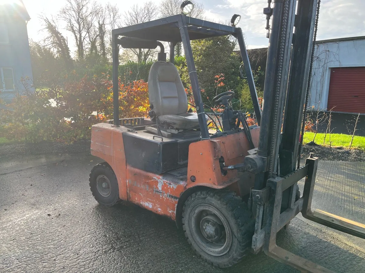Forklift - Image 2
