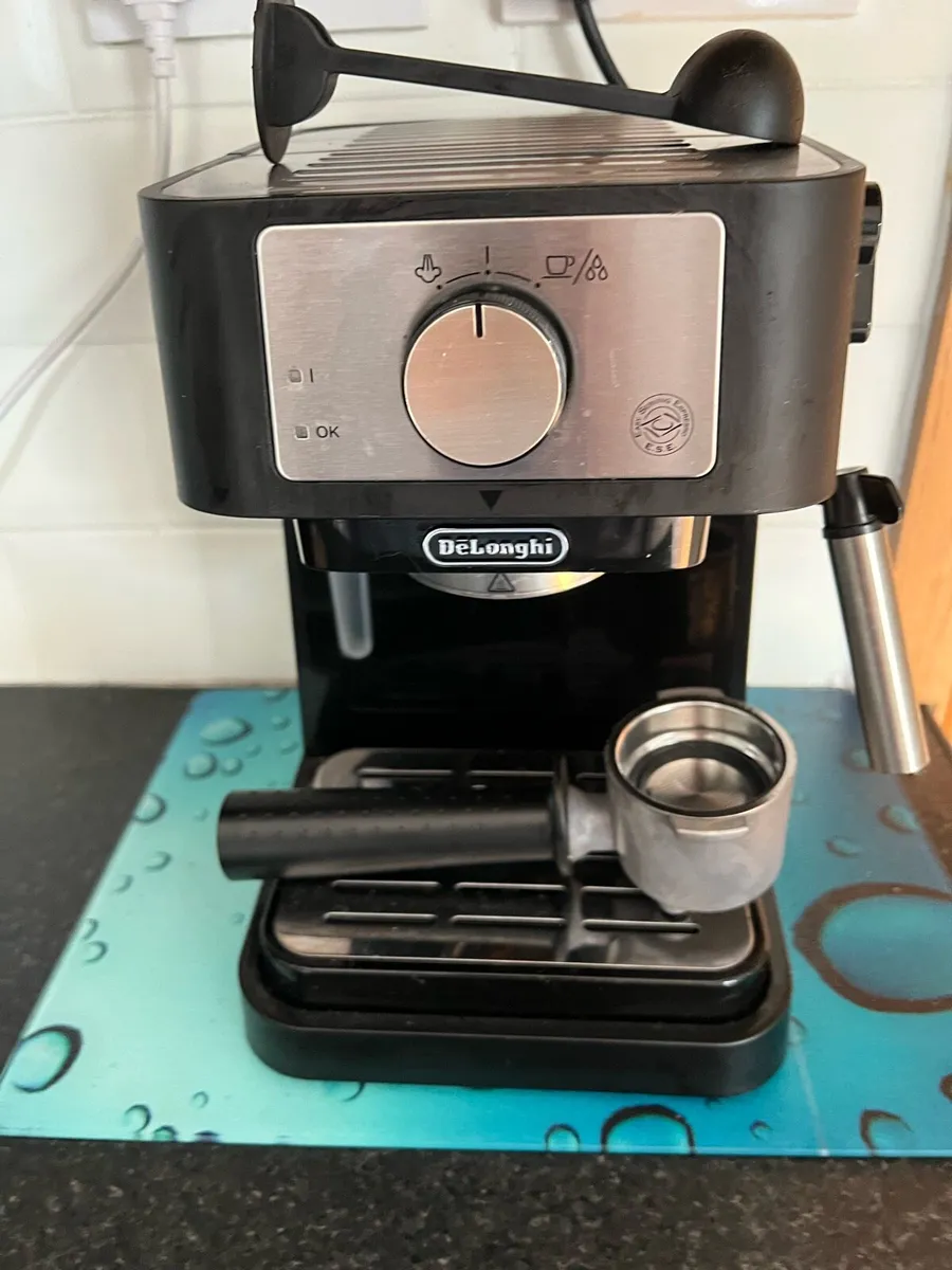 DELONGI BARRISTA,ESPRESSO,& CAPPUCCINO MACHINE - Image 1