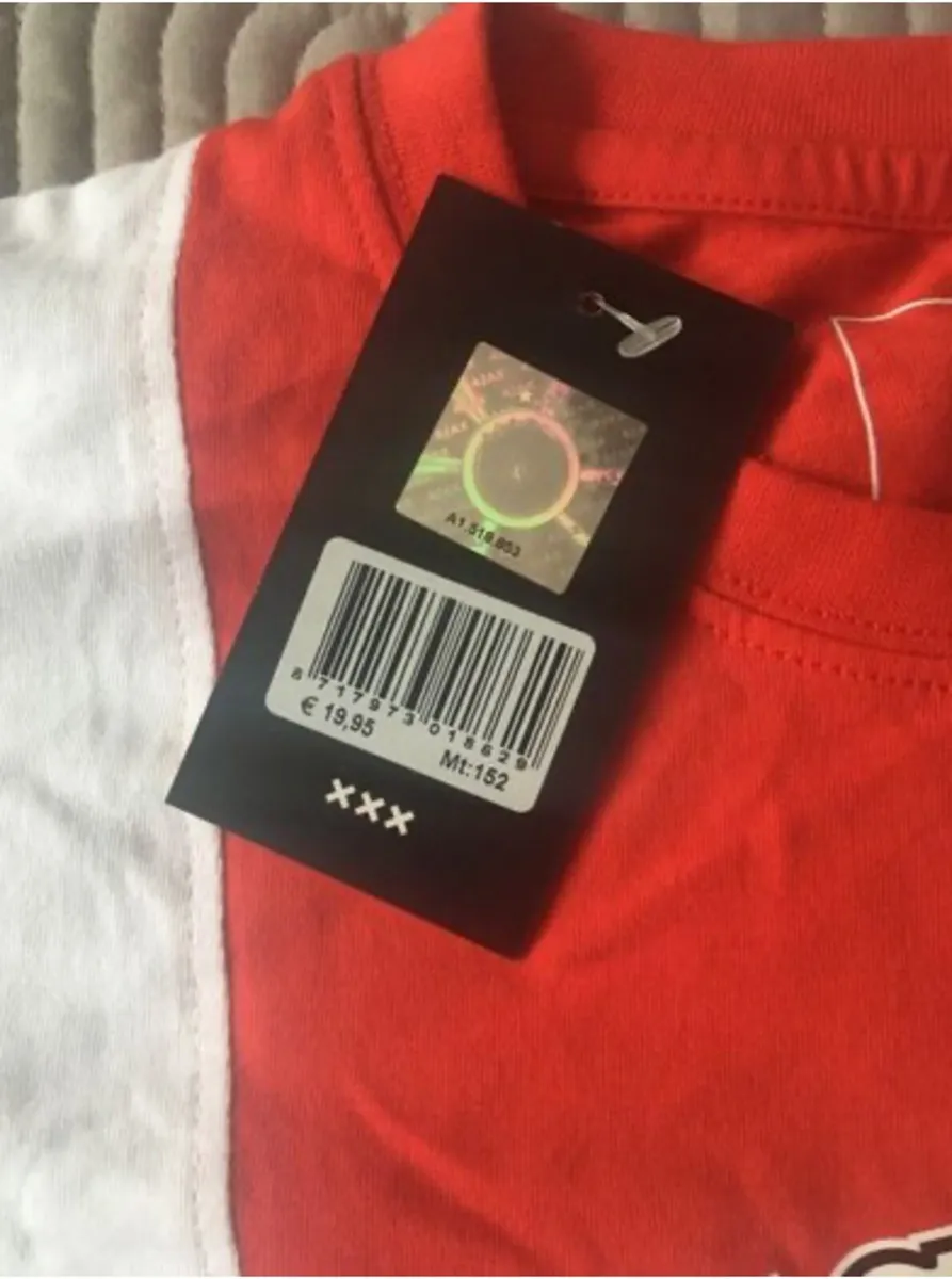 Ajax Football T-shirt Size Age 12/13 - Image 3