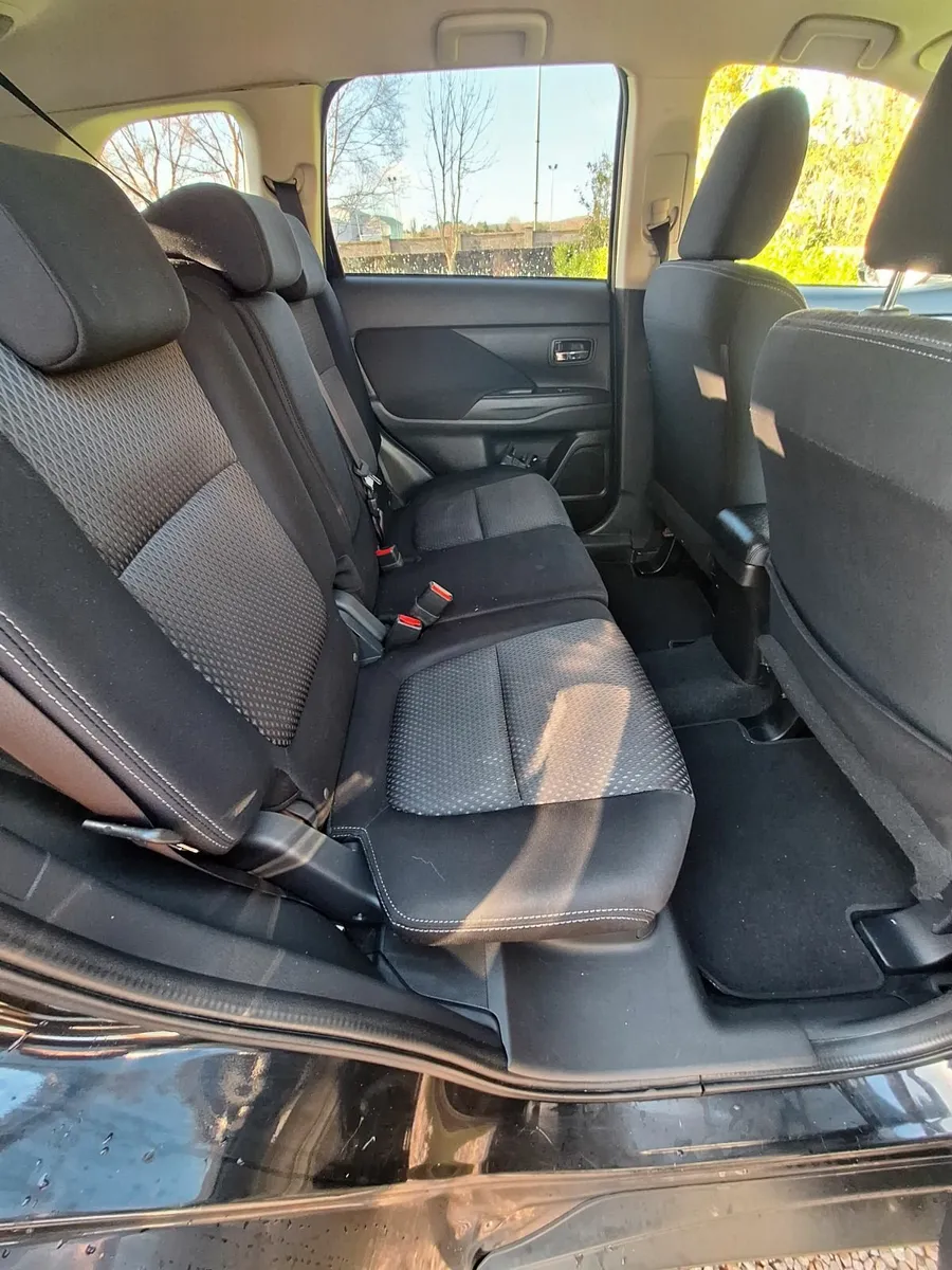 Mitsubishi Outlander 2017 - Image 2