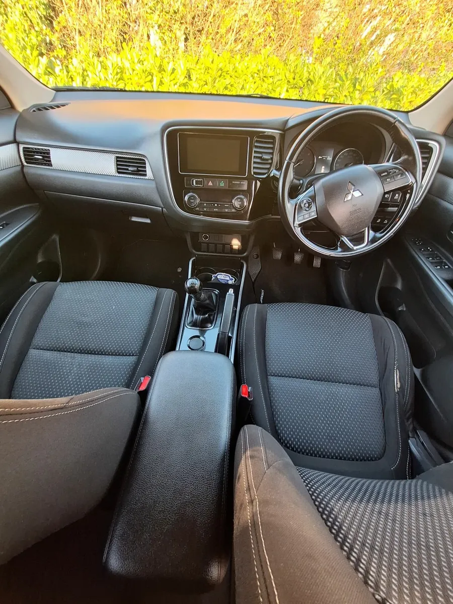 Mitsubishi Outlander 2017 - Image 3