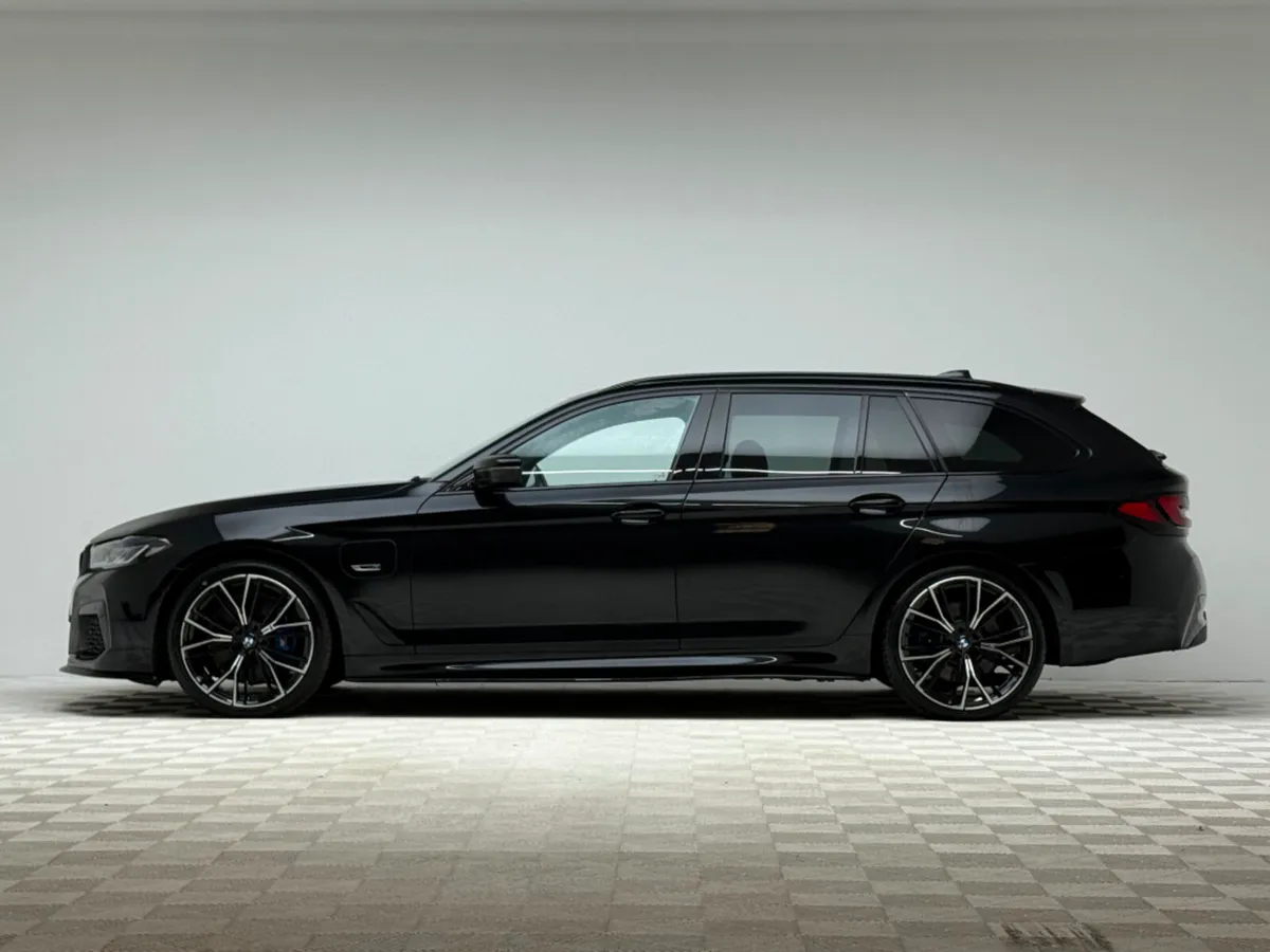 BMW 5-Series 530E M SPORT - Image 4