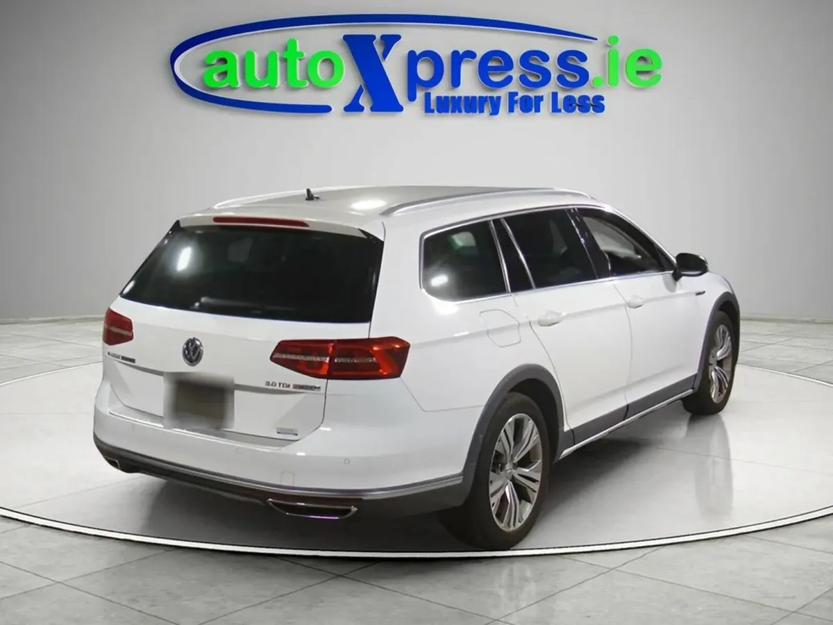 Volkswagen Passat ALLTRACK 4MOTION Automatic - Image 3