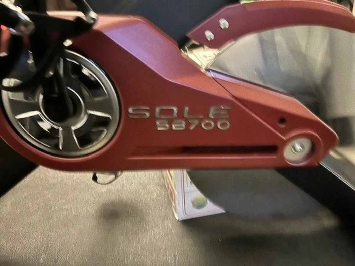 fitness -  SOLE Fitness SB700 Light Upright Indoor - Image 2