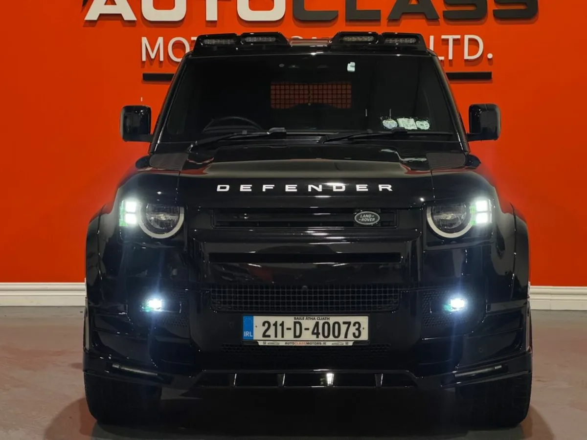 Land Rover Defender Hard TOP D Mhev Auto - Image 3