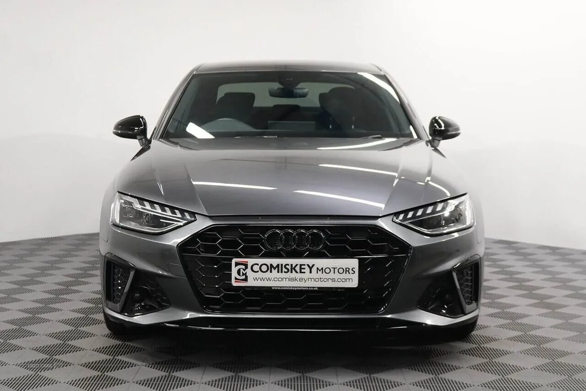 Audi A4 TDI Black Edition - Image 2