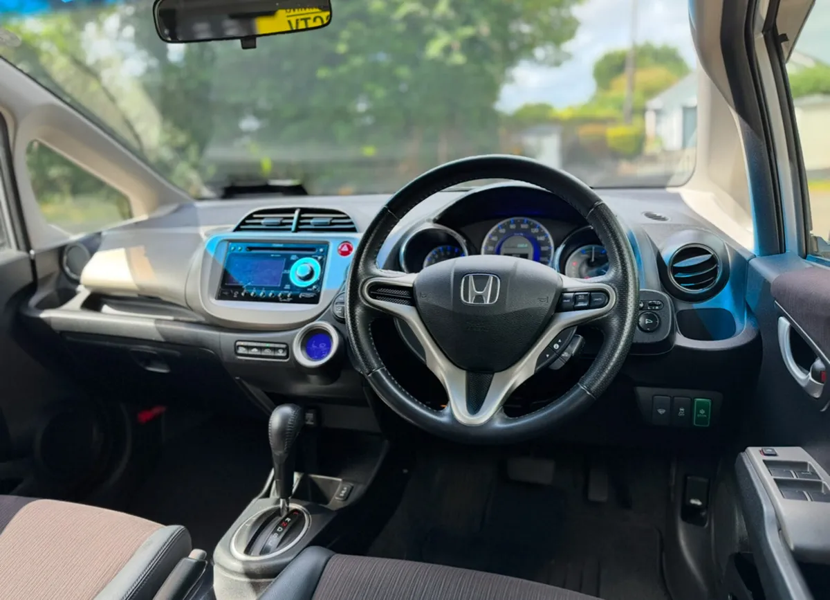 2013 HONDA FIT.LOW MILEAGE. NEW NCT. AUTO 1.3L - Image 4