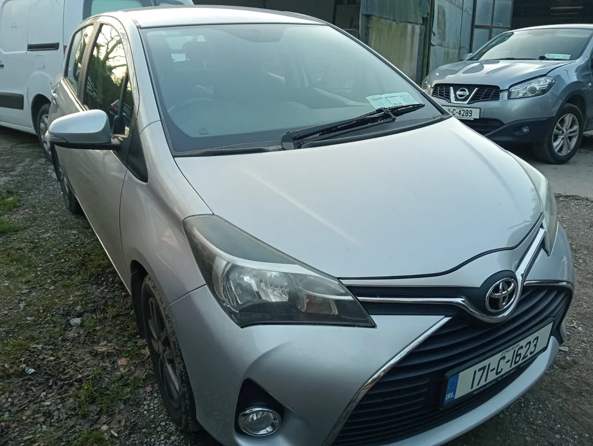 Toyota Yaris 2017 only 48 kms - Image 2