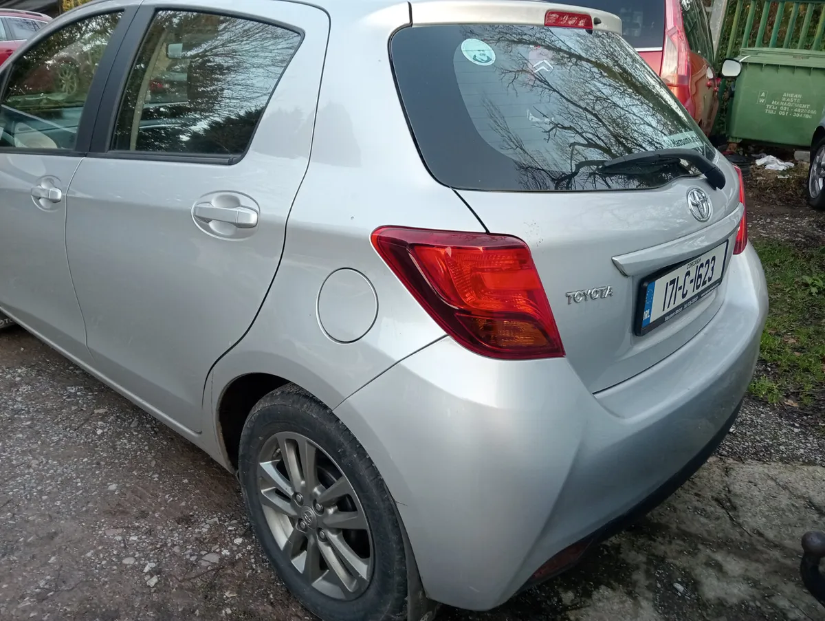 Toyota Yaris 2017 only 48 kms - Image 3