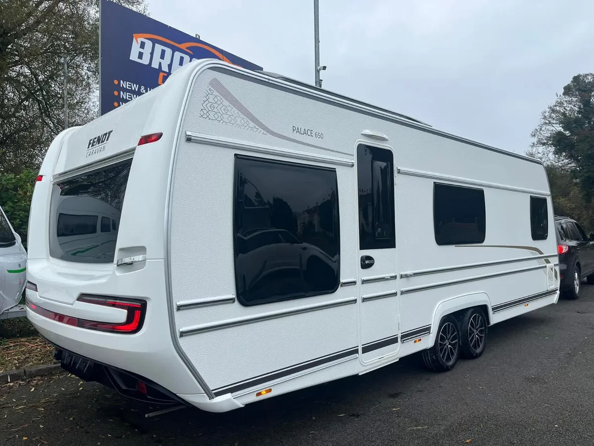 2022 FENDT 650 PALACE 5/6 BERTH LUX CARAVAN - Image 3