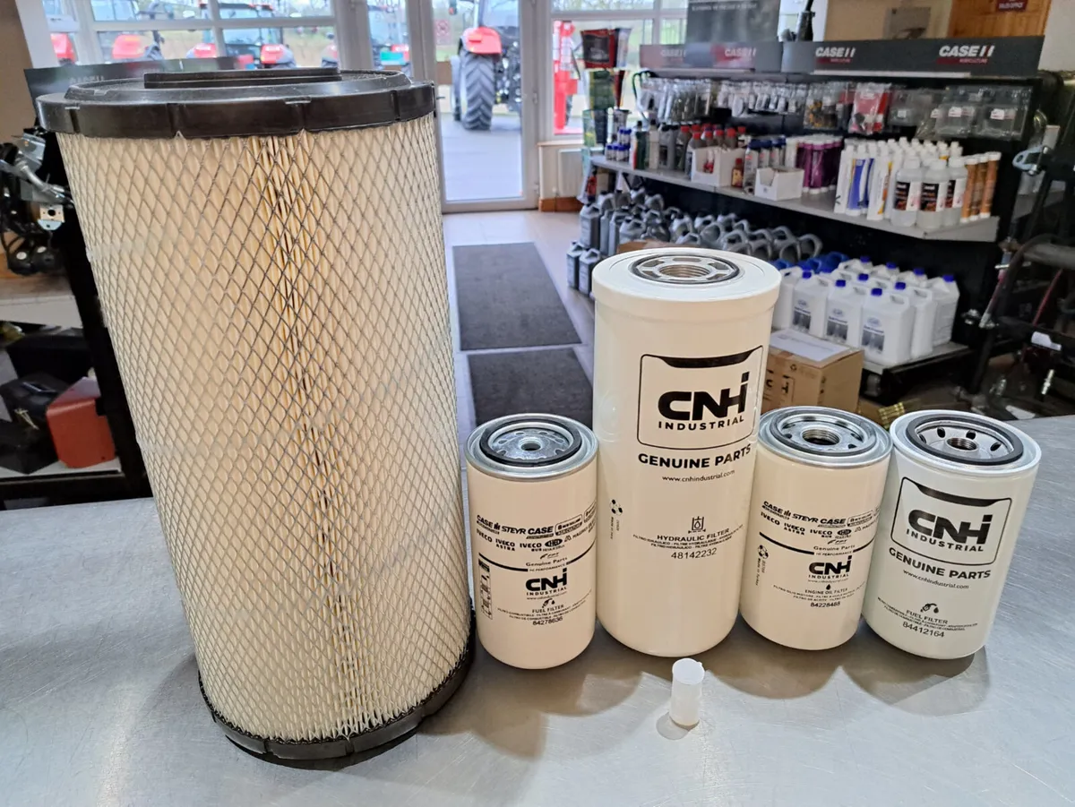 CASE IH & NEWHOLLAND PARTS - Image 2