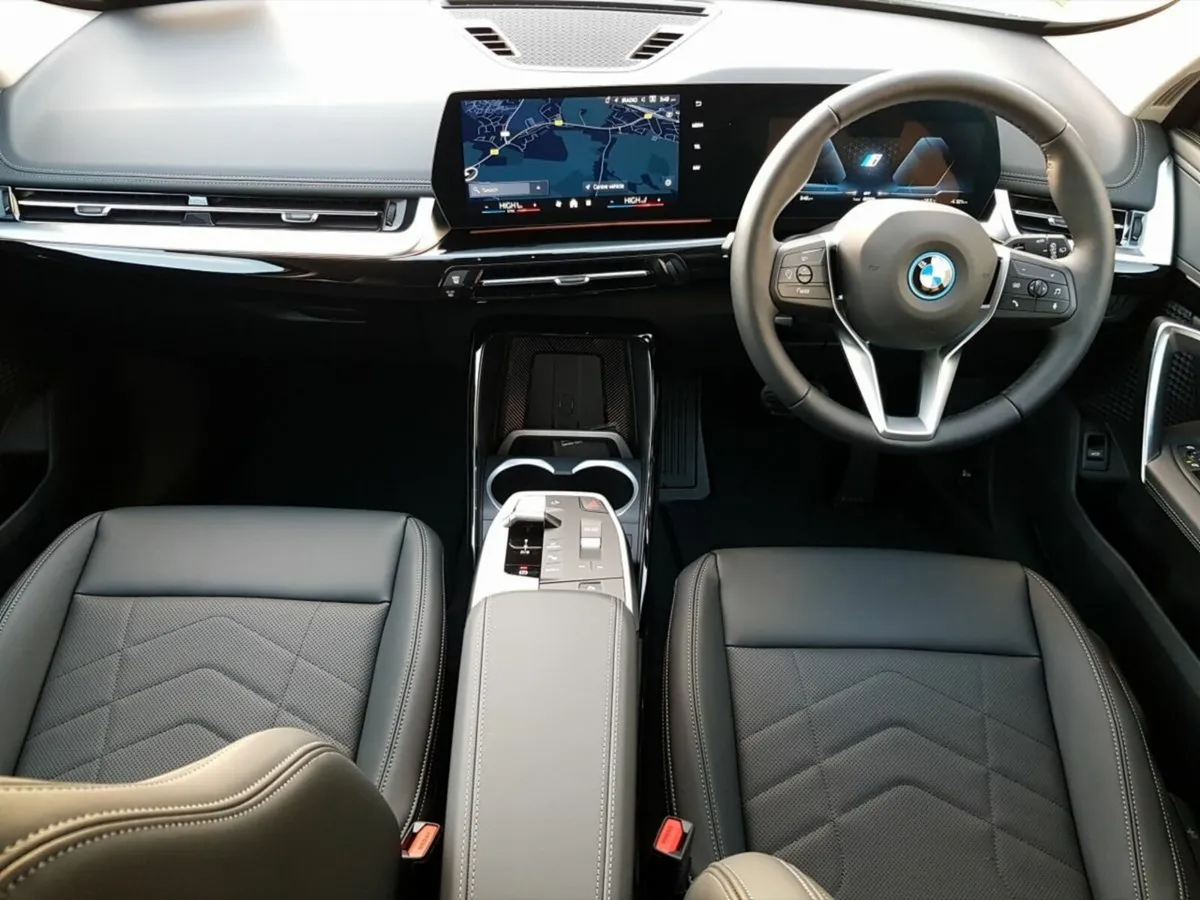 BMW iX1 eDrive20 xLine - Image 4
