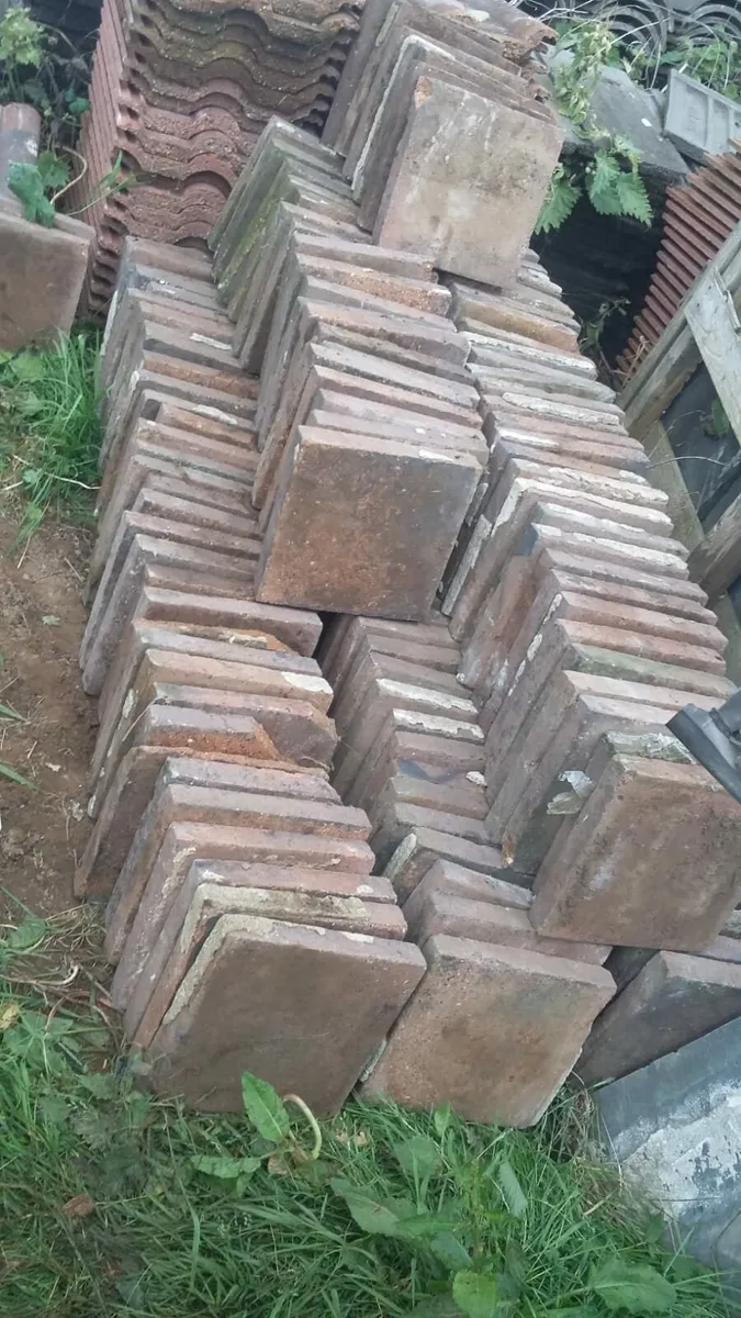 Bangor slates chimney pot ridge roof tiles granit - Image 2