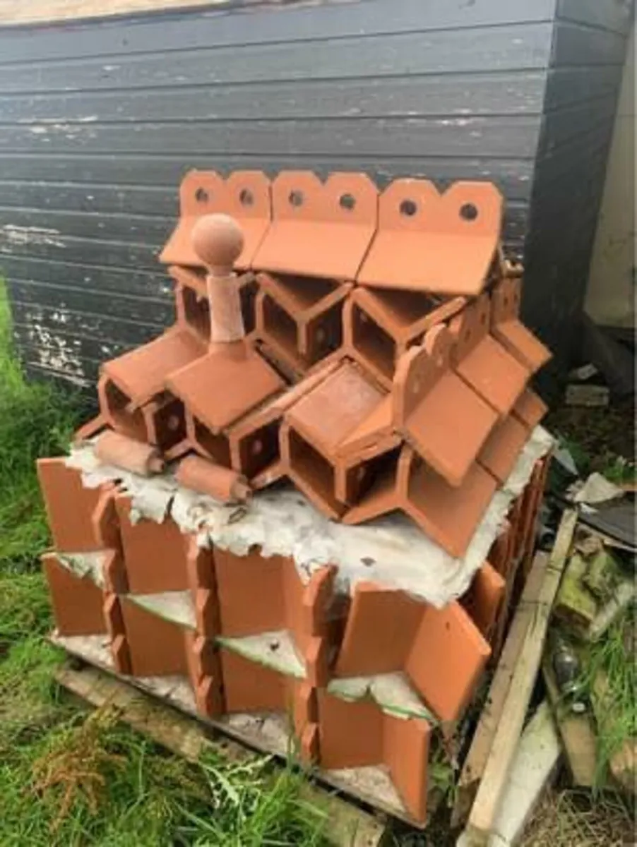 Bangor slates chimney pot ridge roof tiles granit - Image 4