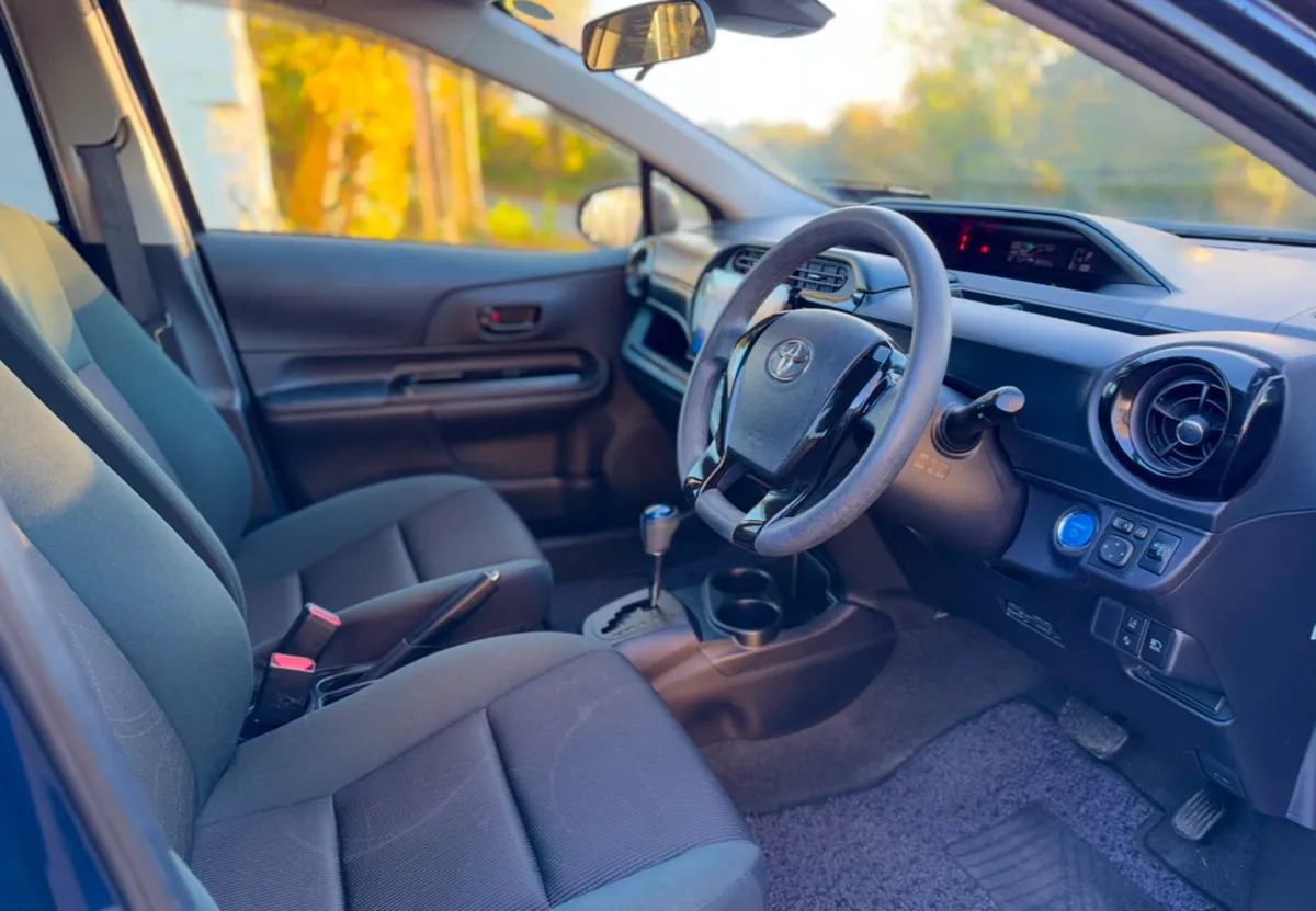 2016 TOYOTA AQUA. 82KMS ONLY. 2 YEAR NCT. AUTO 1.5 - Image 4