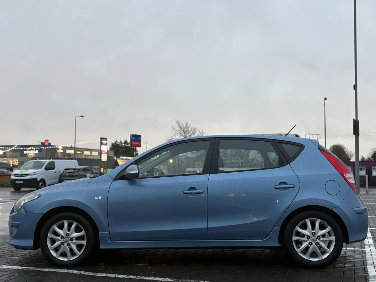 HYUNDAI i30 - AUTOMATIC  - LOW MILES - Image 4