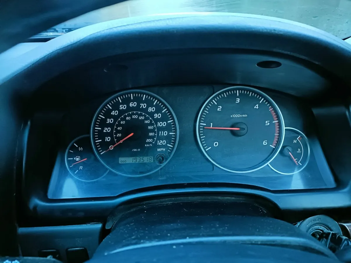 Toyota Land Cruiser 2007 manual crewcab - Image 3