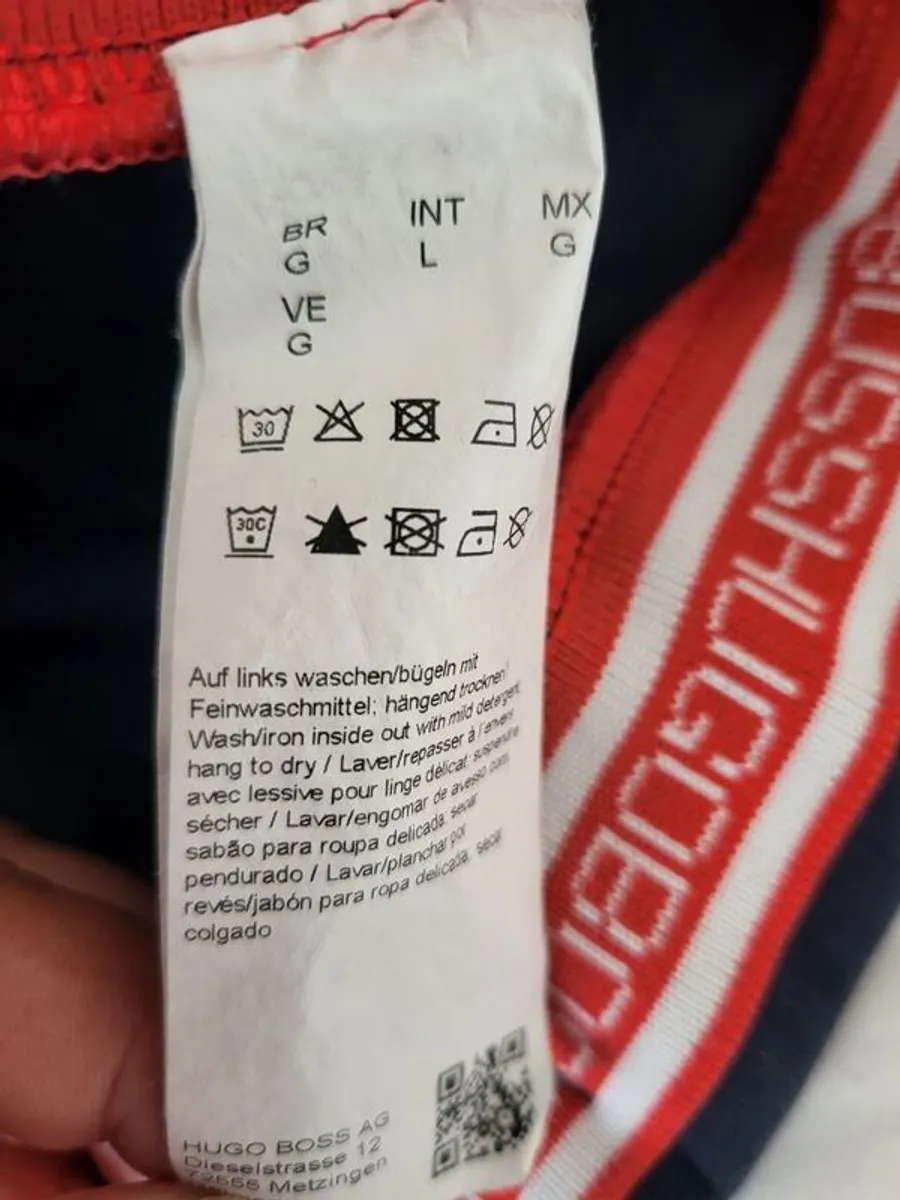 Hugo Boss Mens Tracksuit Sz Lg. Genuine - Image 4