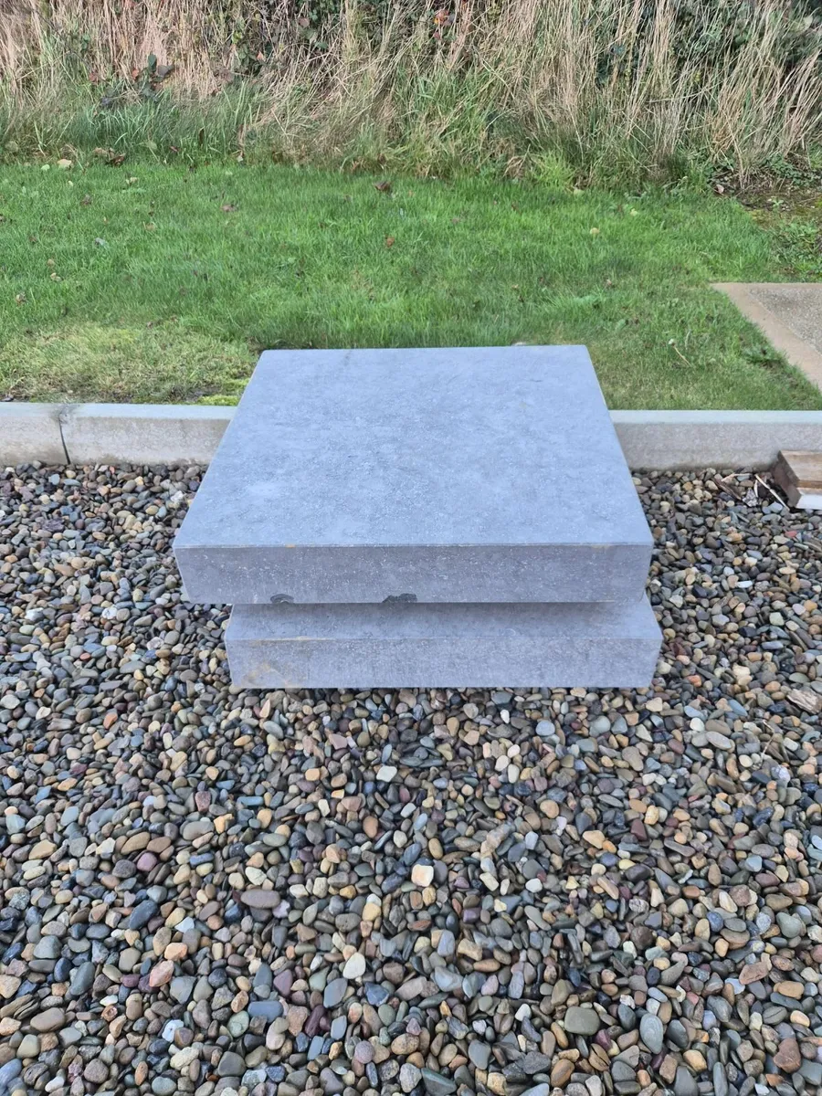 Limestone Pier Caps 600 x 600 x 100mm - Image 2