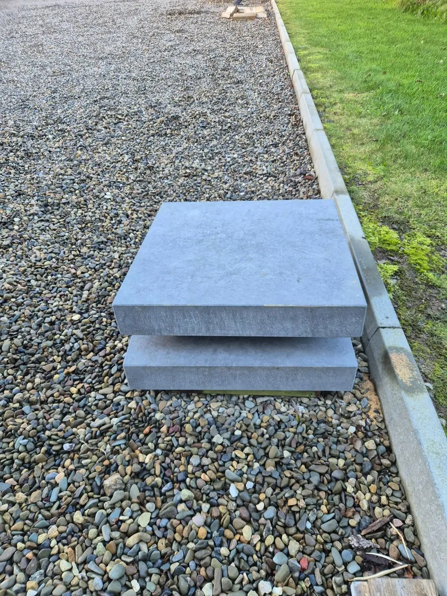 Limestone Pier Caps 600 x 600 x 100mm - Image 1