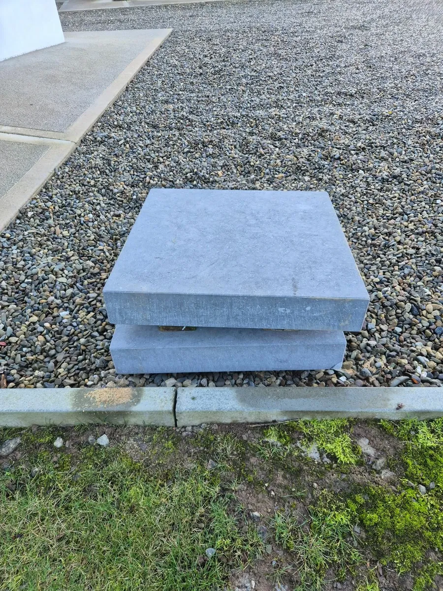 Limestone Pier Caps 600 x 600 x 100mm - Image 4