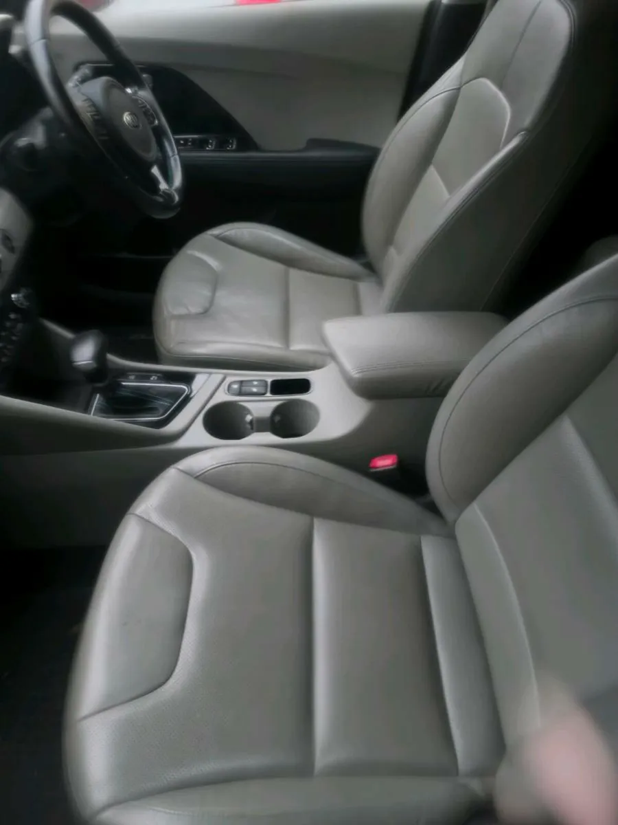 181 KIA NIRO AUTOMATIC - Image 4