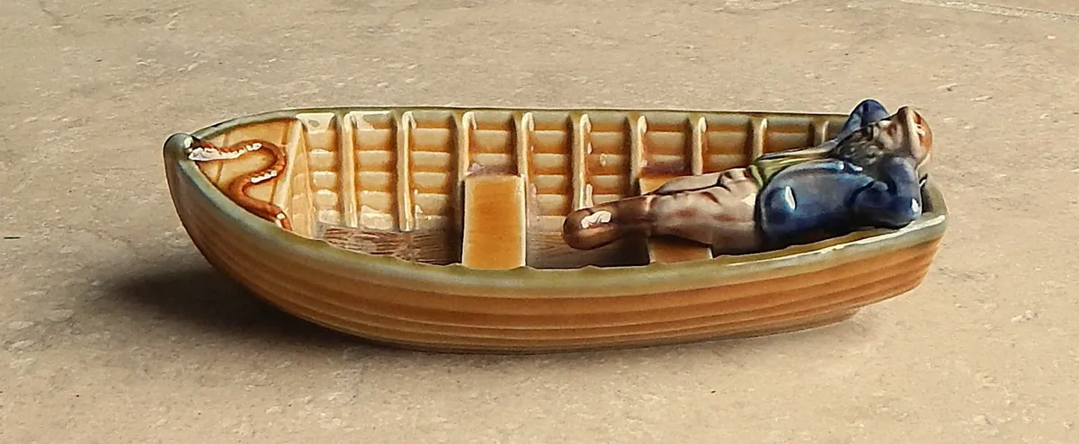 Vintage Wade Porcelain Figurine of Man in a Boat - Image 4