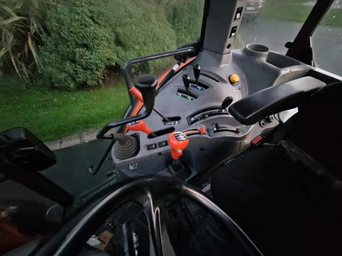 Kubota M5091 100hp Compact Tractor - Image 3