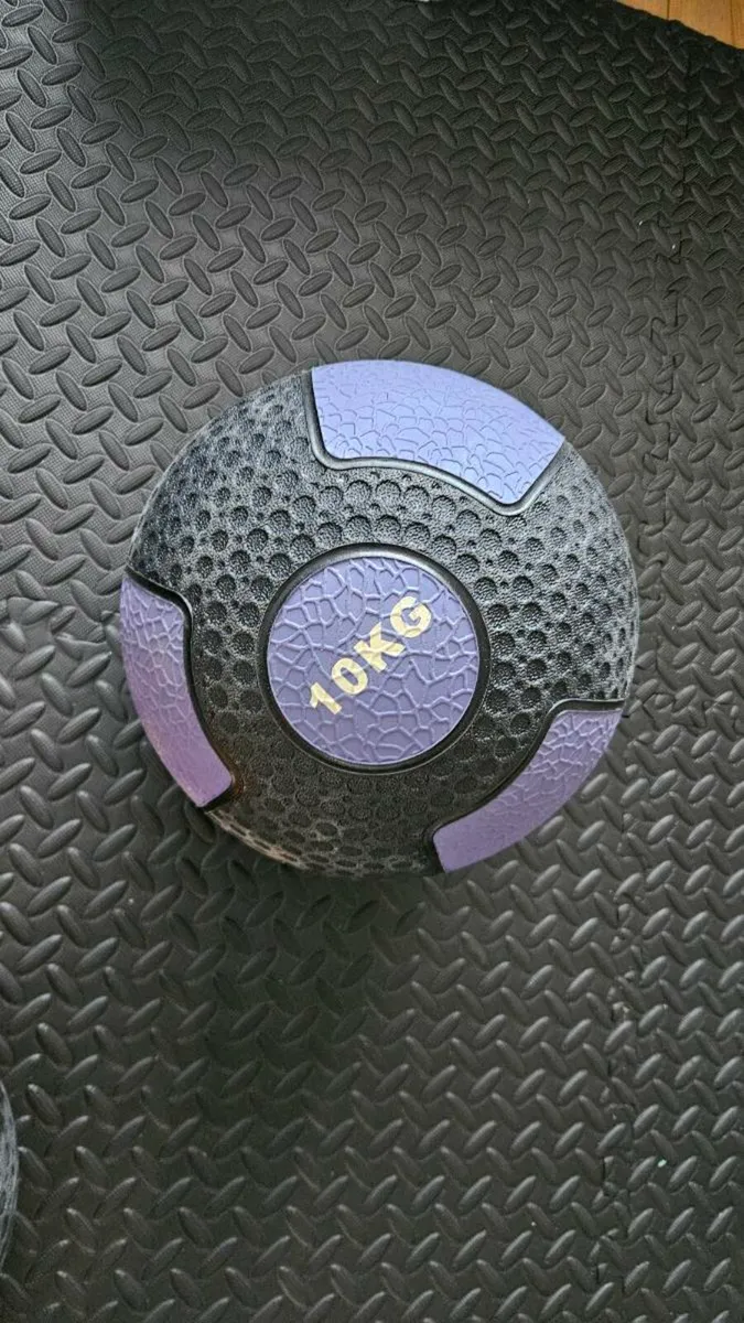 Medicine balls - Image 1