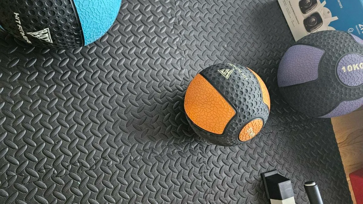 Medicine balls - Image 2