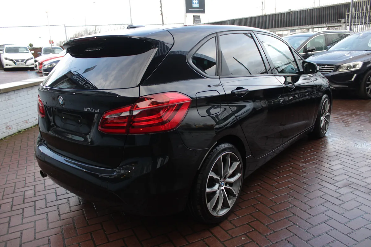 218D ACITVE TOURER X-DRIVE 5DR ESTATE AUTO  // 1 O - Image 4