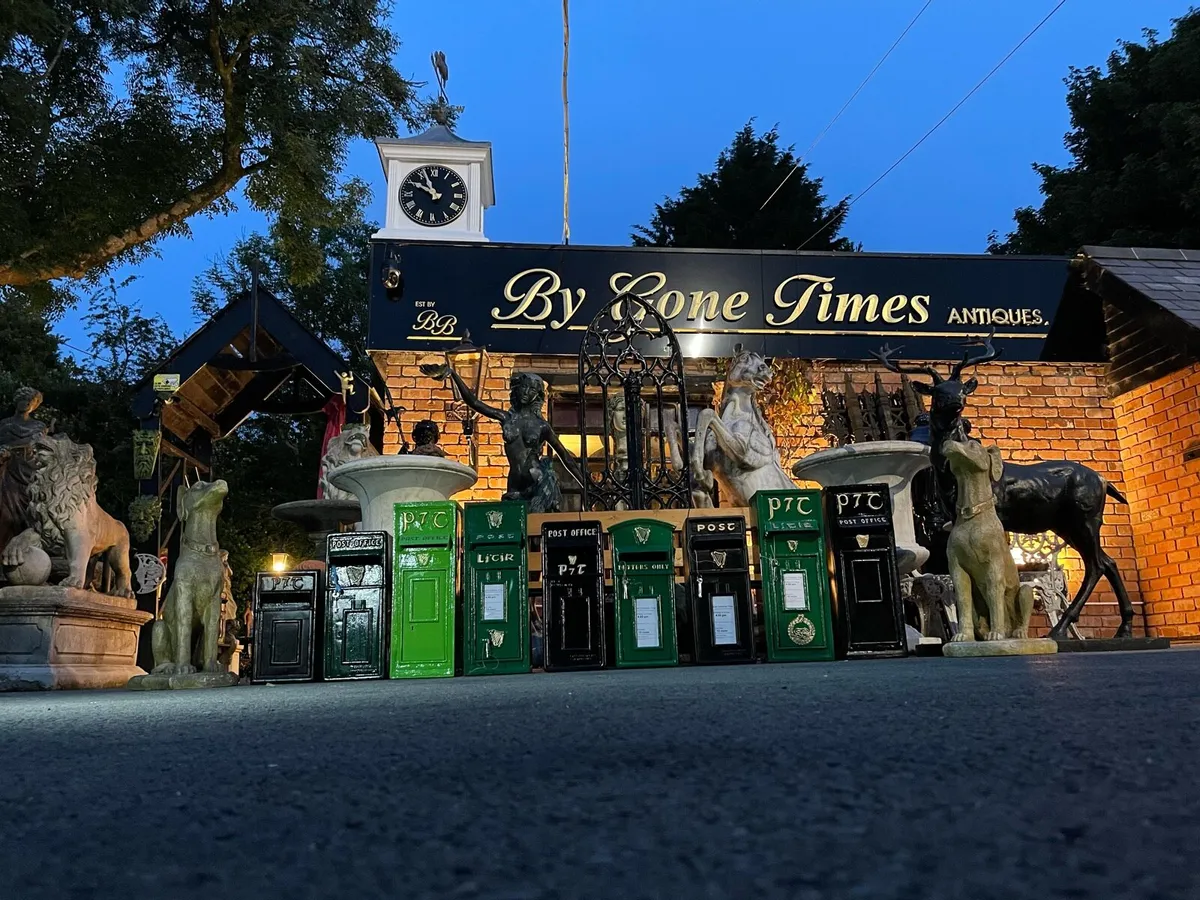 Irish post box building into wall - Image 4