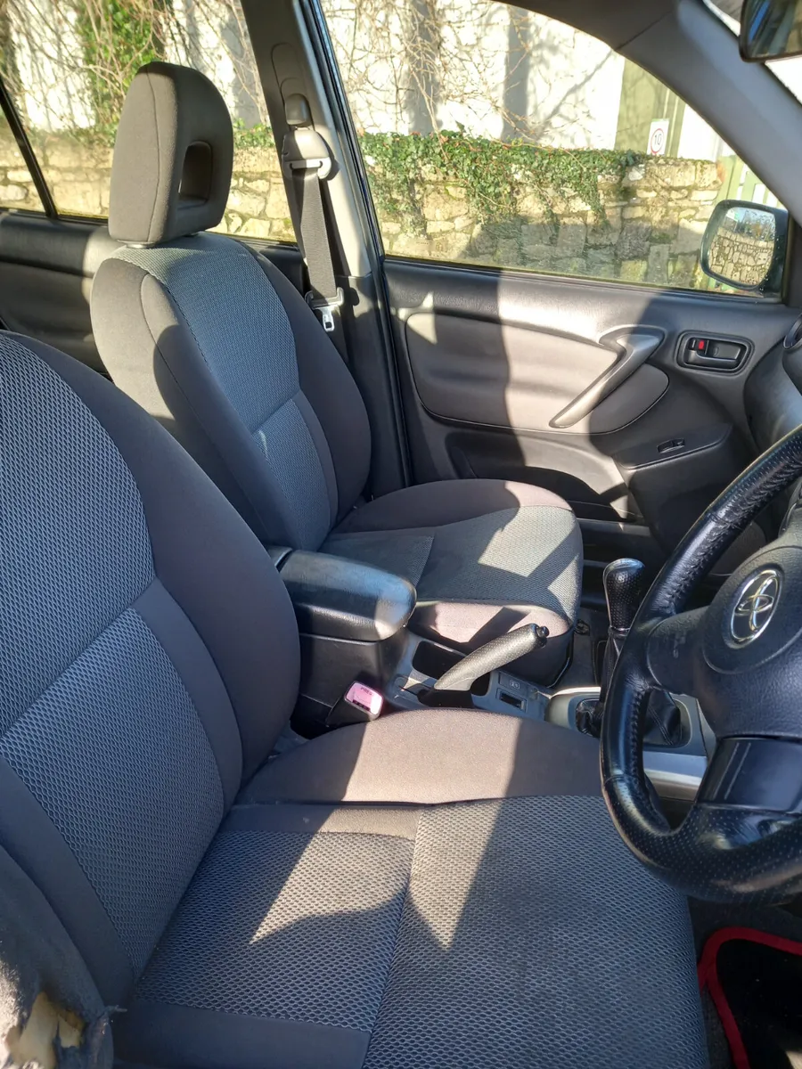 2005 Toyota RAV4 1.8 Petrol - Image 3
