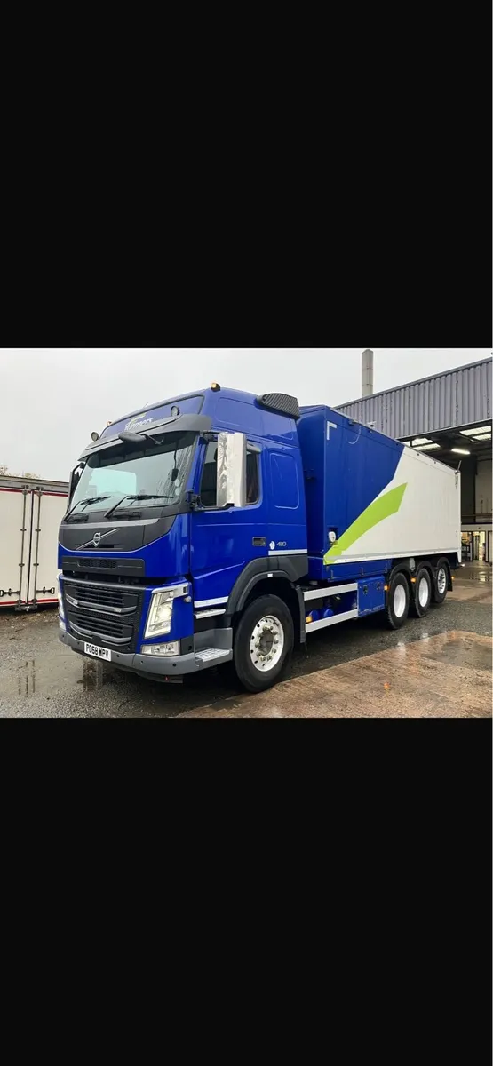 Volvo FM Tridem Bulk Blower - Image 2