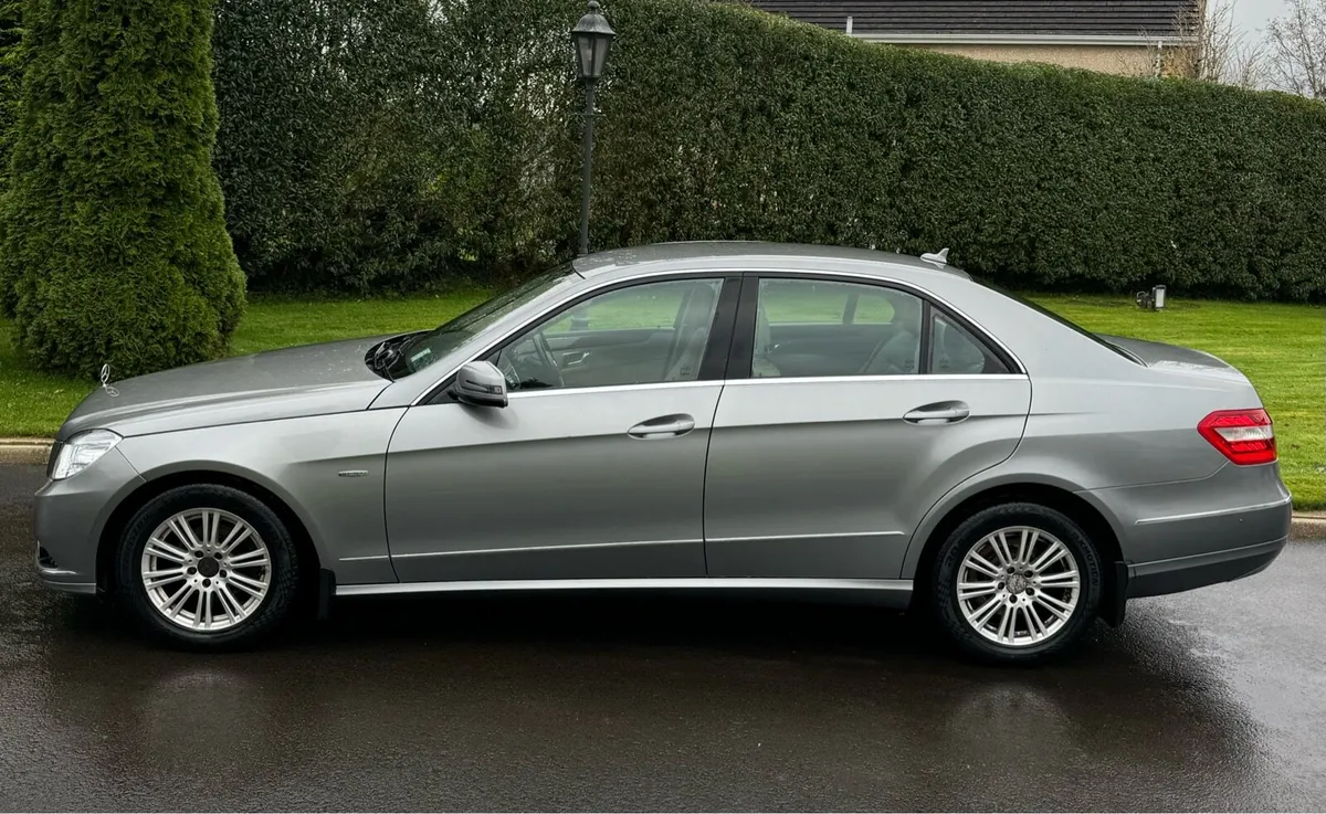 2010 Mercedes E200 Diesel Automatic - Image 2