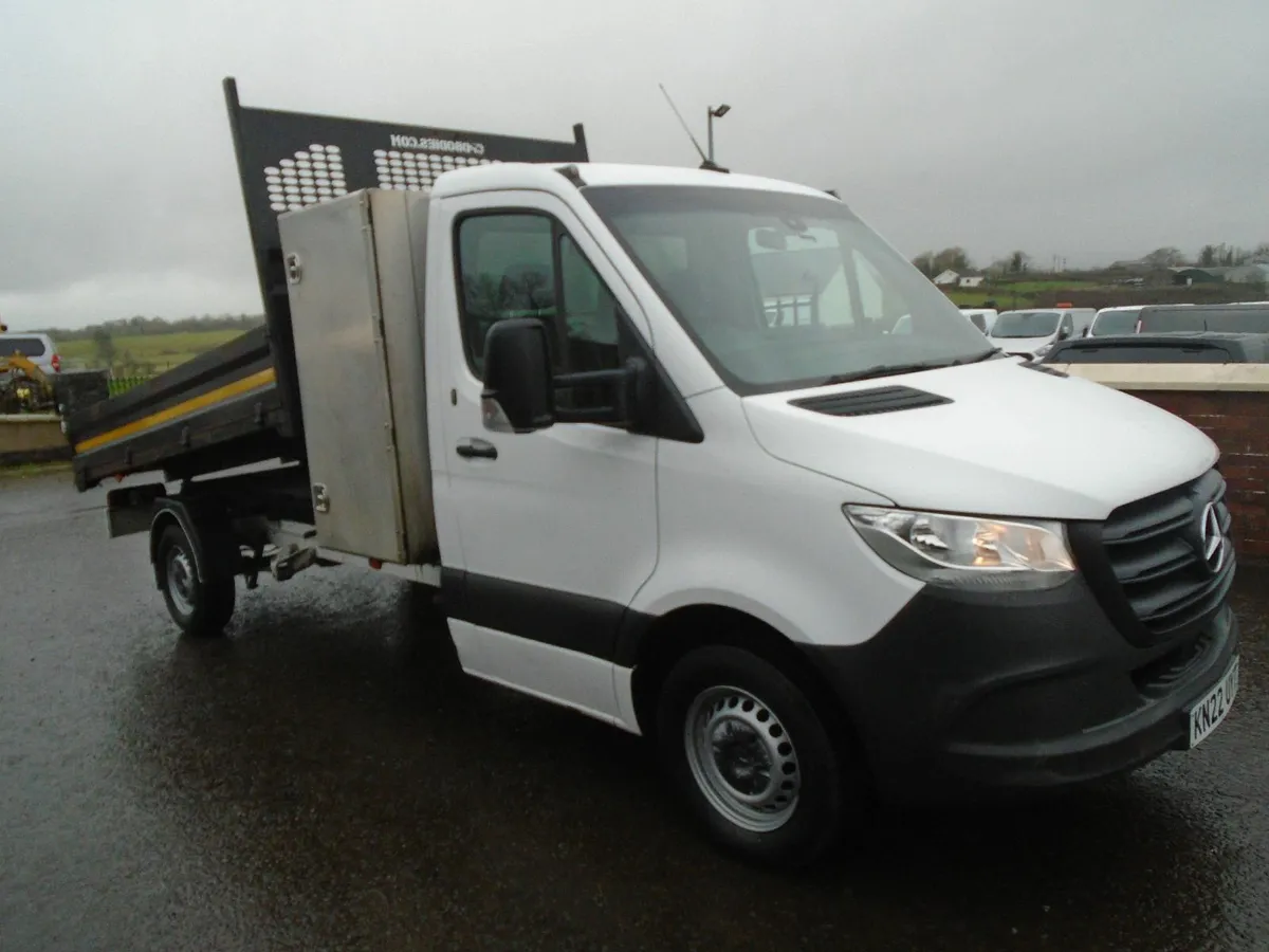 2022 Mercedes-Benz Sprinter TIPPER - Image 1